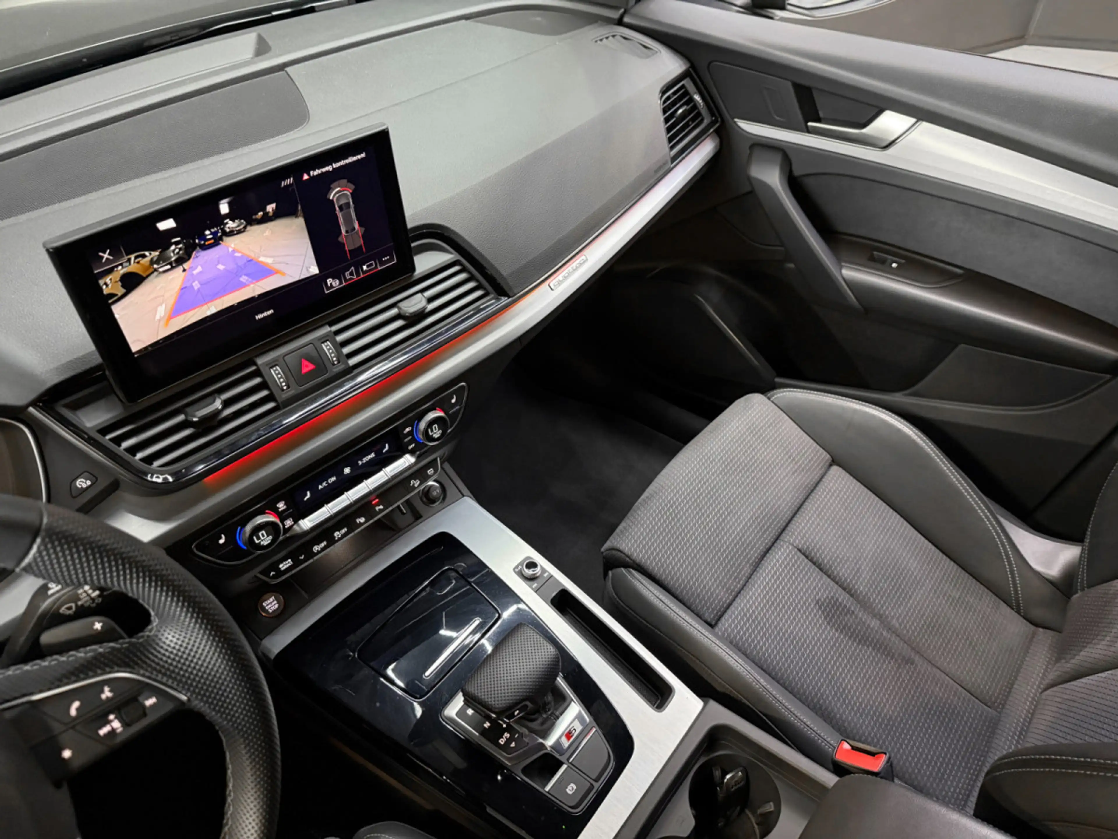 Audi SQ5 Sportback 3.0 TDI quattro — photo 11