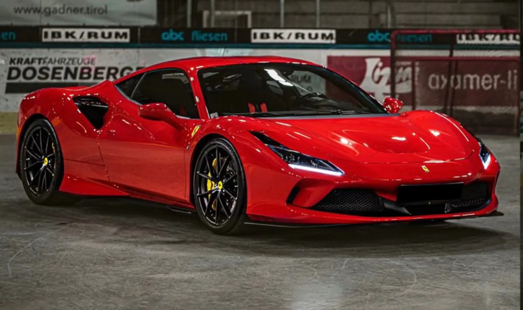 Ferrari F8 Tributo Rossa Scuderia Rot - 2