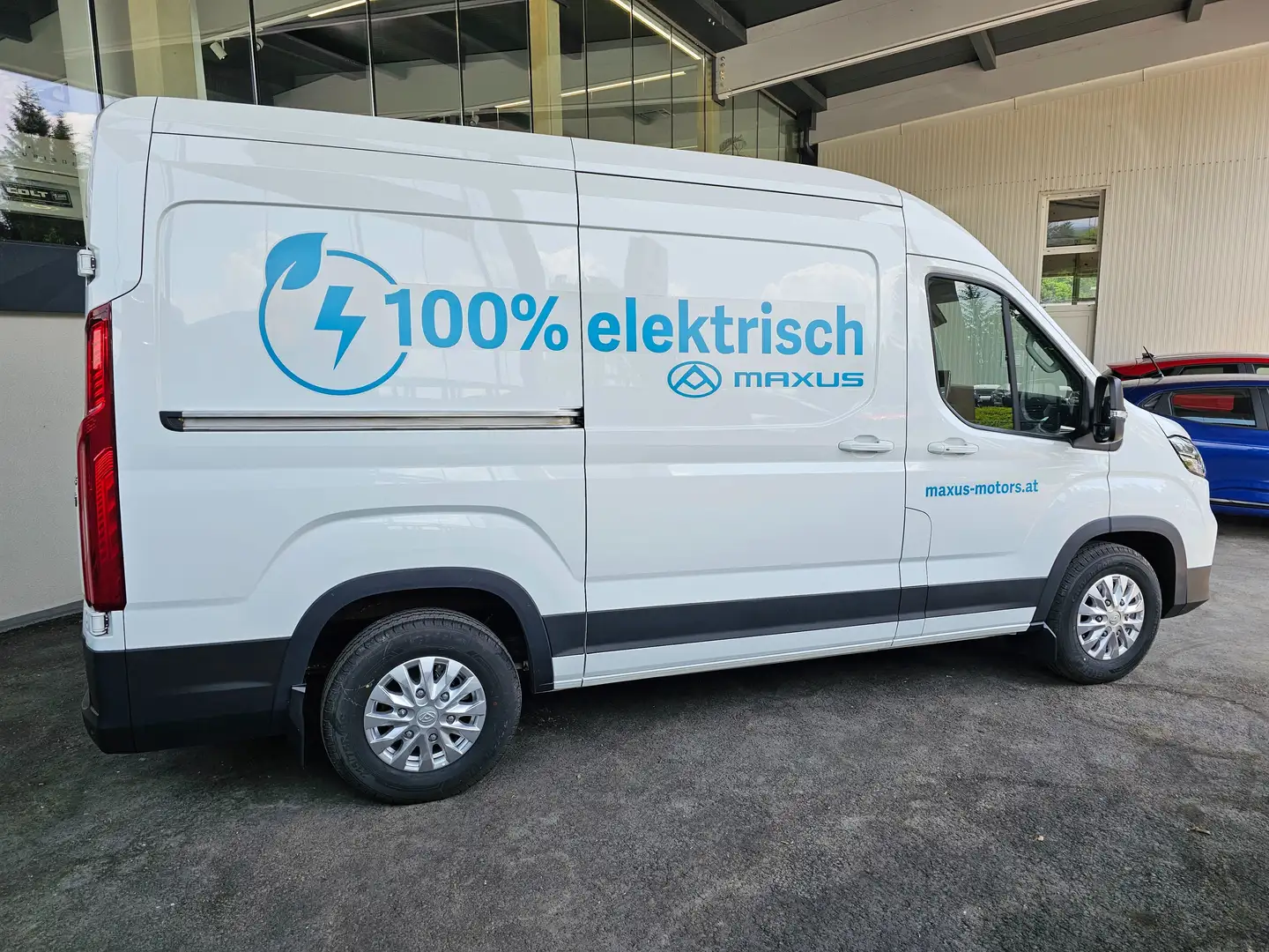 Maxus eDeliver 9 Kasten 72kWh L2H2 Weiß - 2