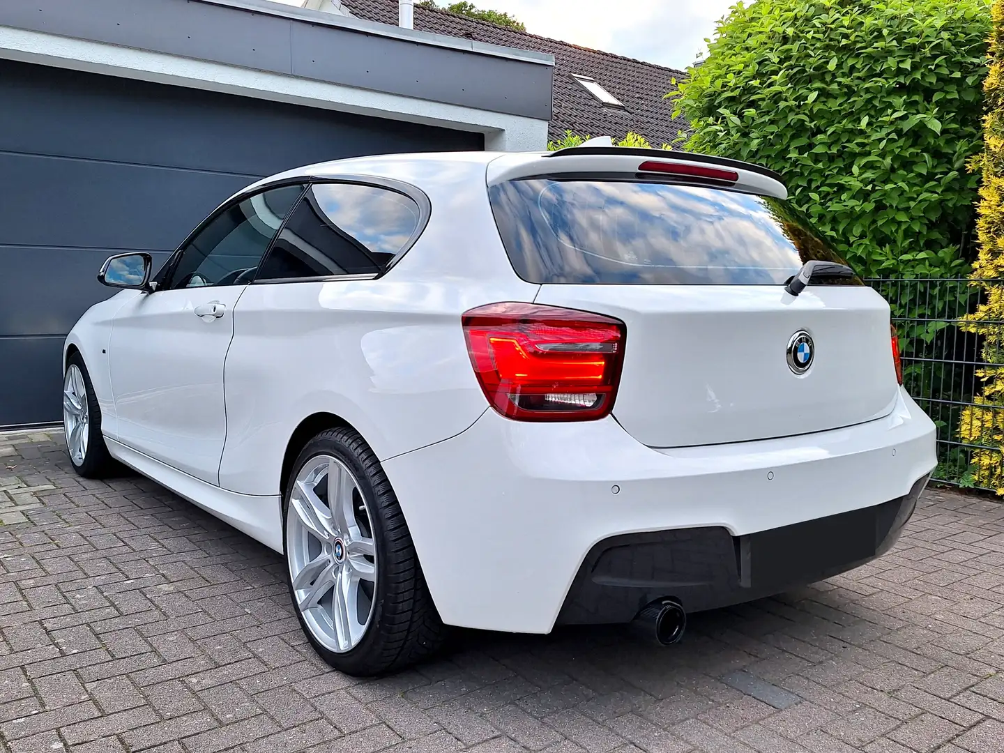 BMW 116 d*M-Paket*Xenon*PDC*18 Zoll*SHZ*Multif.-Lenkrad* Alb - 2