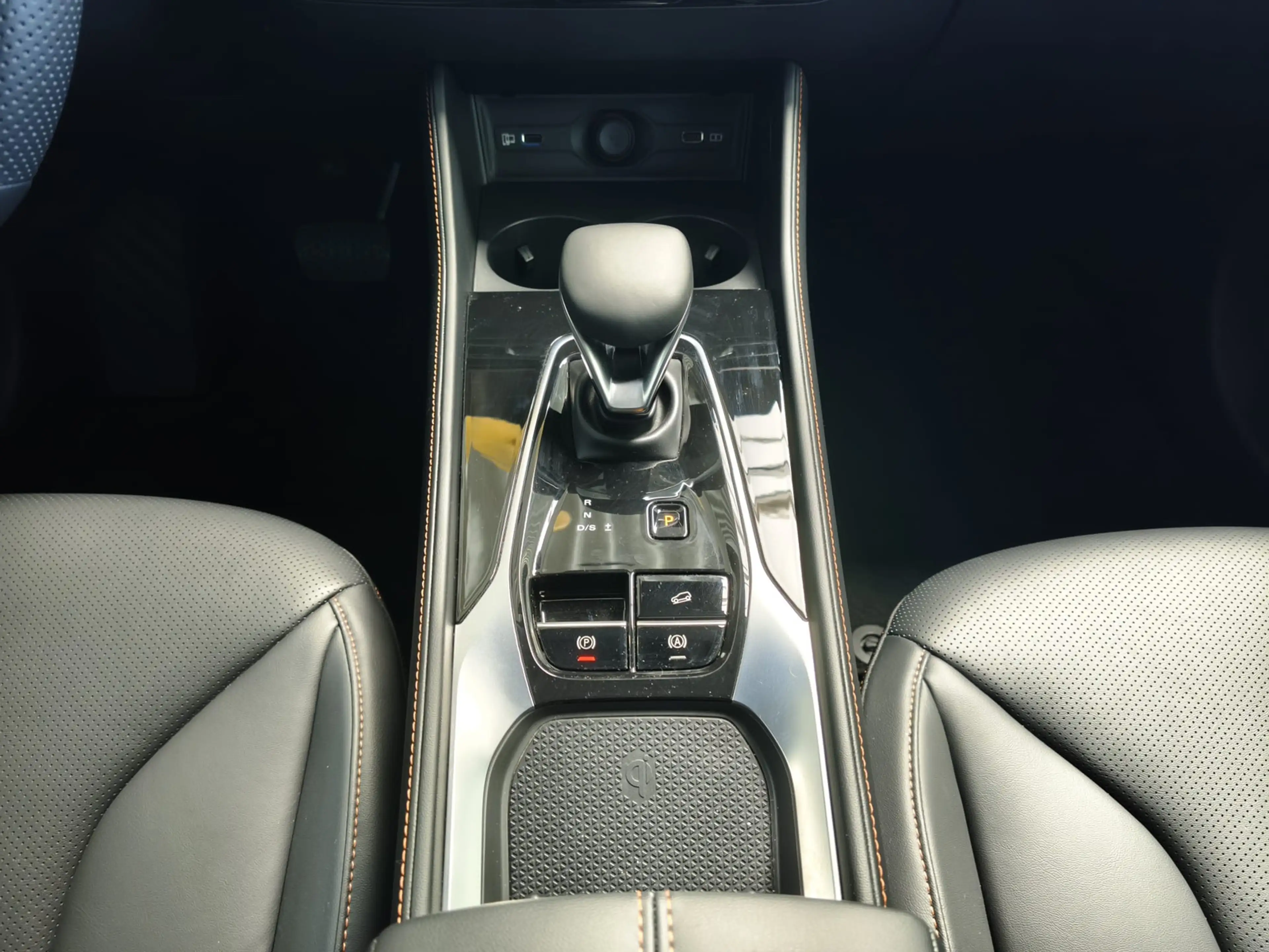 MG HS 1.5 T GDI 125 kW Luxury Aut./LED/LEDER/|360° — photo 10