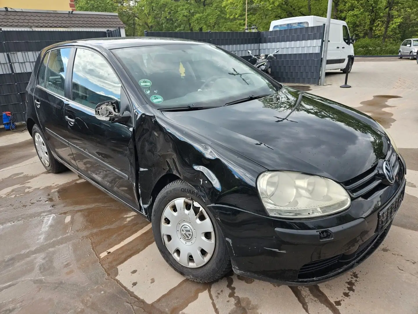 Volkswagen Golf V Lim. Trendline Schwarz - 2
