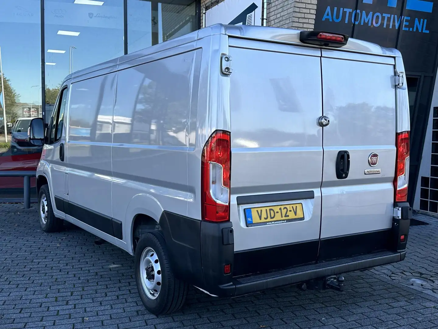 Fiat Ducato 30 2.3 MultiJet L2H1*ECC*HAAK*CRUISE*NAVI*TEL*3PER Grijs - 2