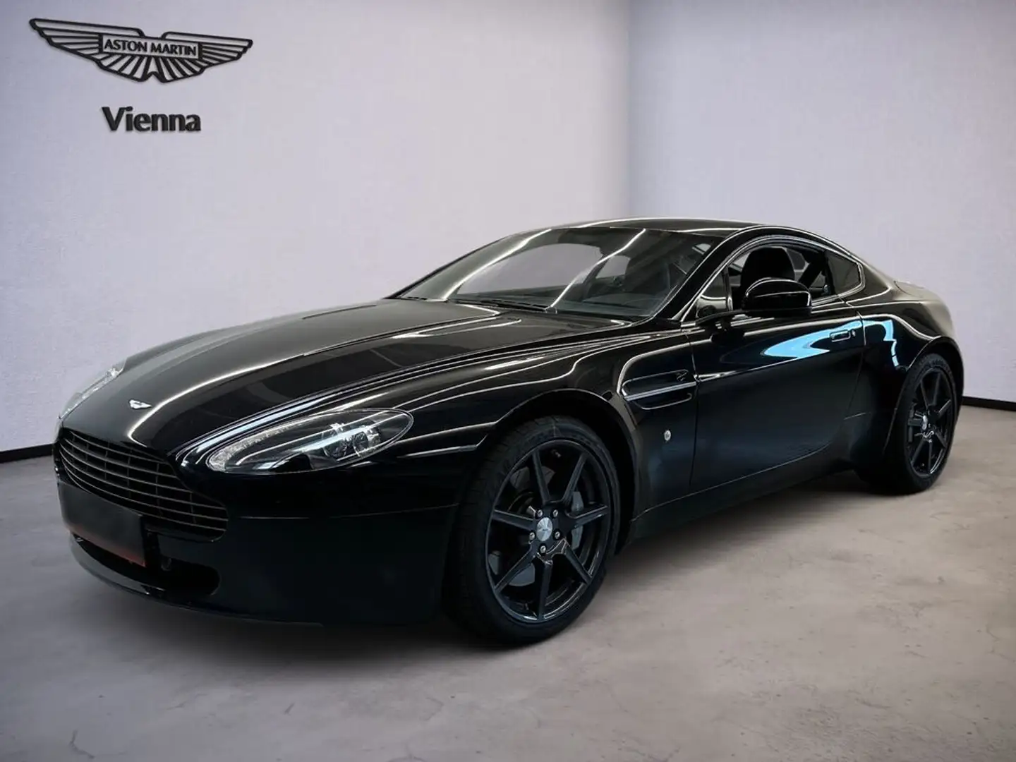 Aston Martin Vantage V8 / Park Sensors Fr & Rr / Alarm Upgrade Noir - 1