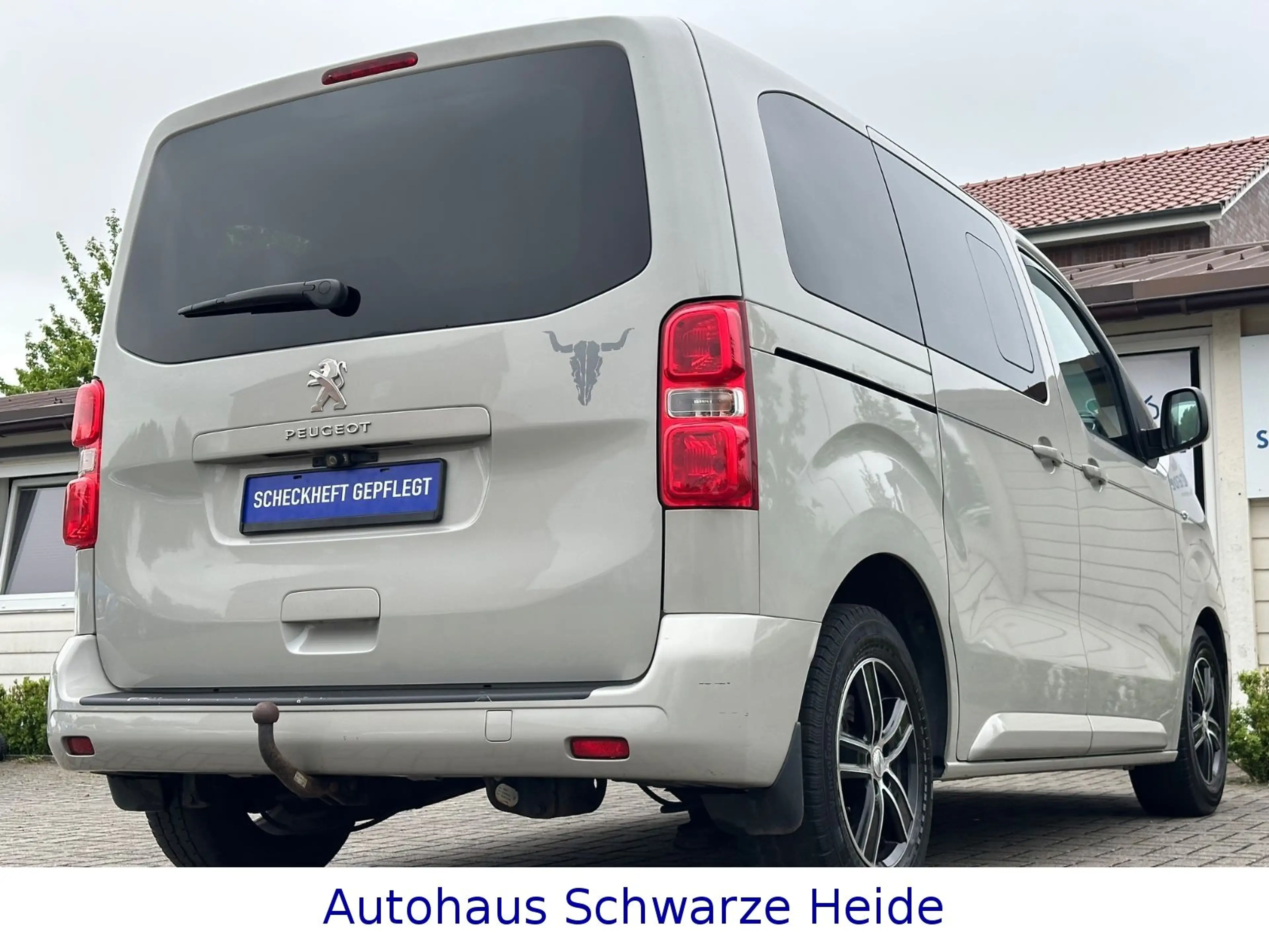 Peugeot Traveller Family L1*8SITZER*AHK*2xSCHIEBETÜR*LED — photo 10