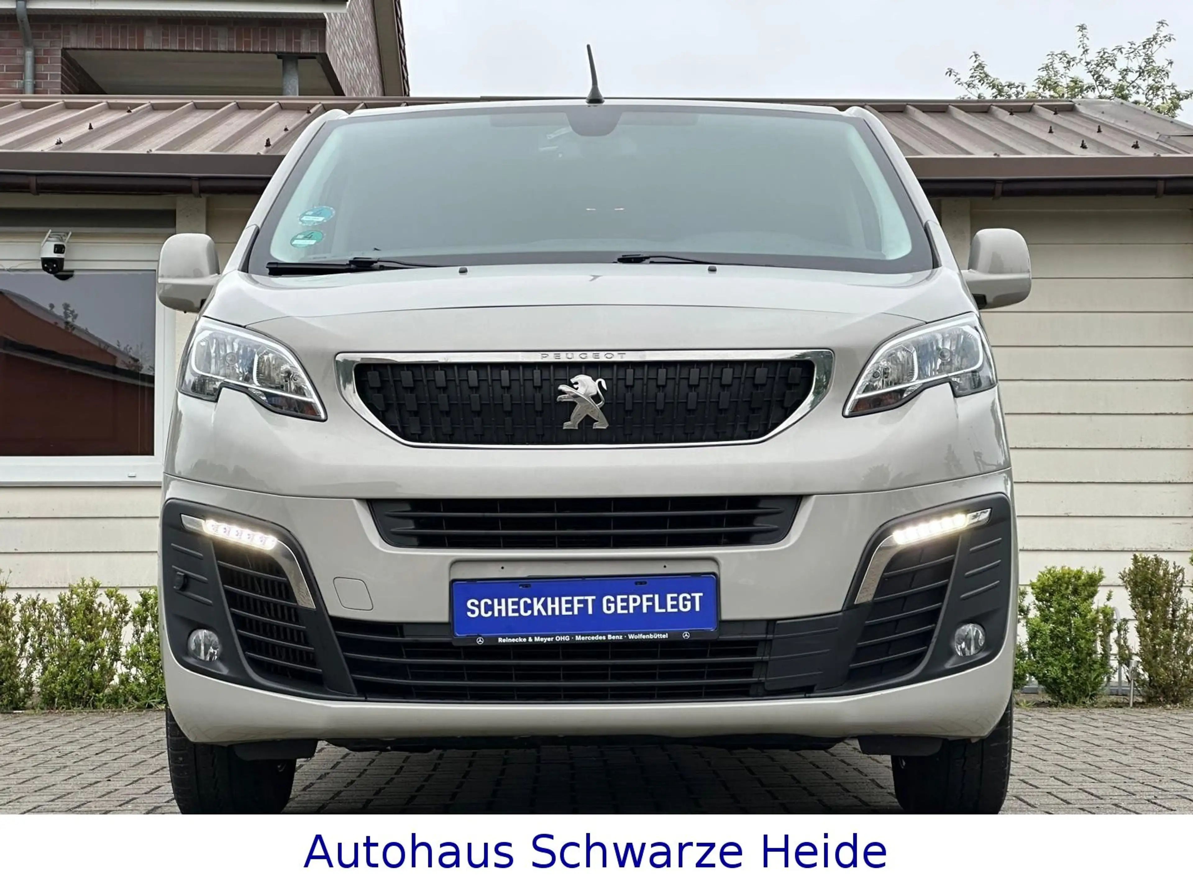 Peugeot Traveller Family L1*8SITZER*AHK*2xSCHIEBETÜR*LED — photo 4