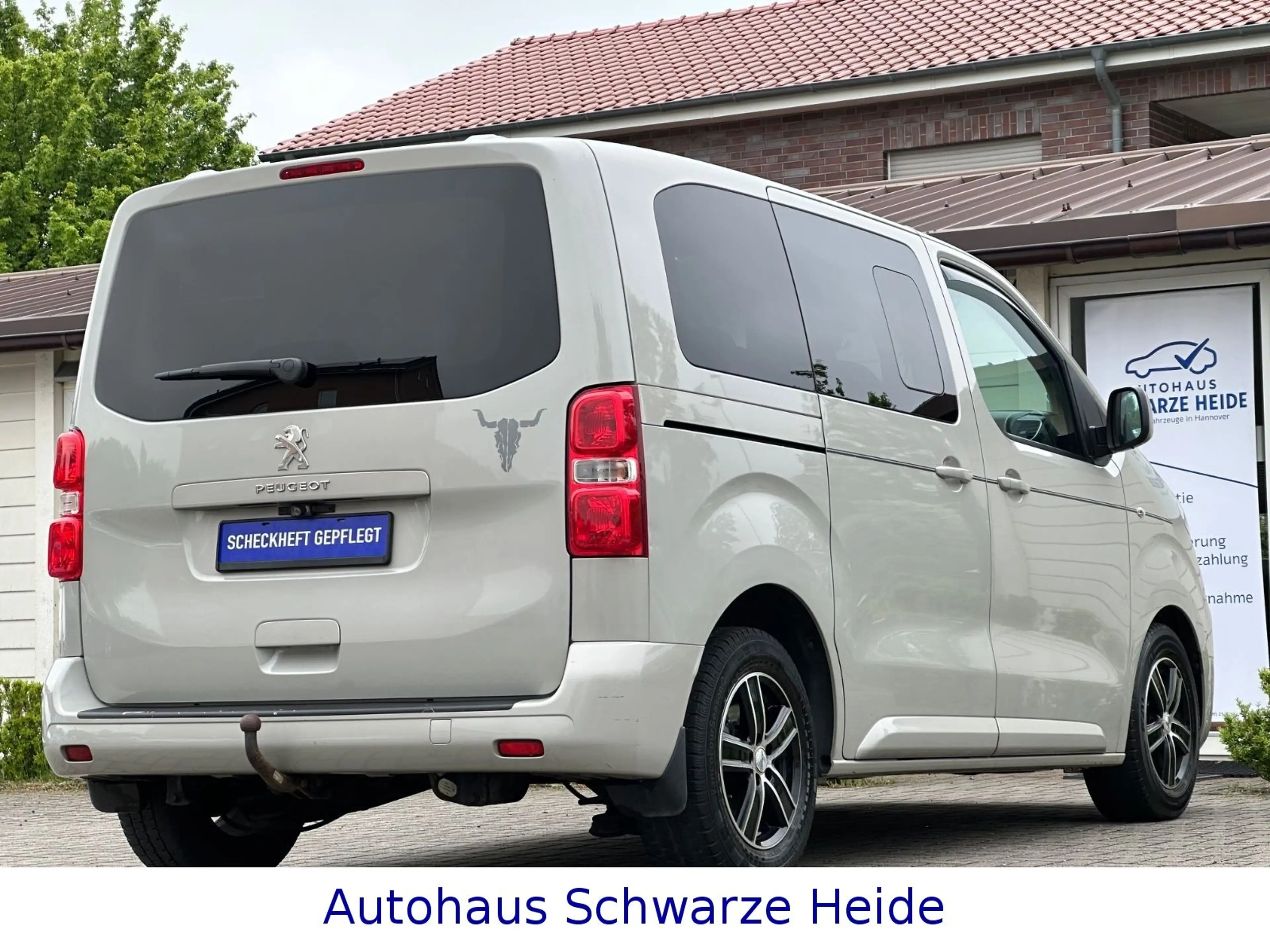 Peugeot Traveller Family L1*8SITZER*AHK*2xSCHIEBETÜR*LED — photo 9