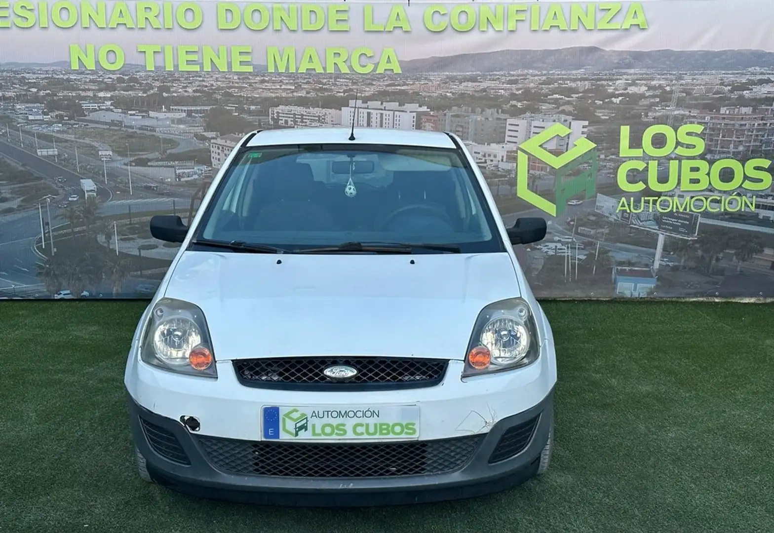 Ford Fiesta 1.4 TDCi Ambiente Blanco - 1