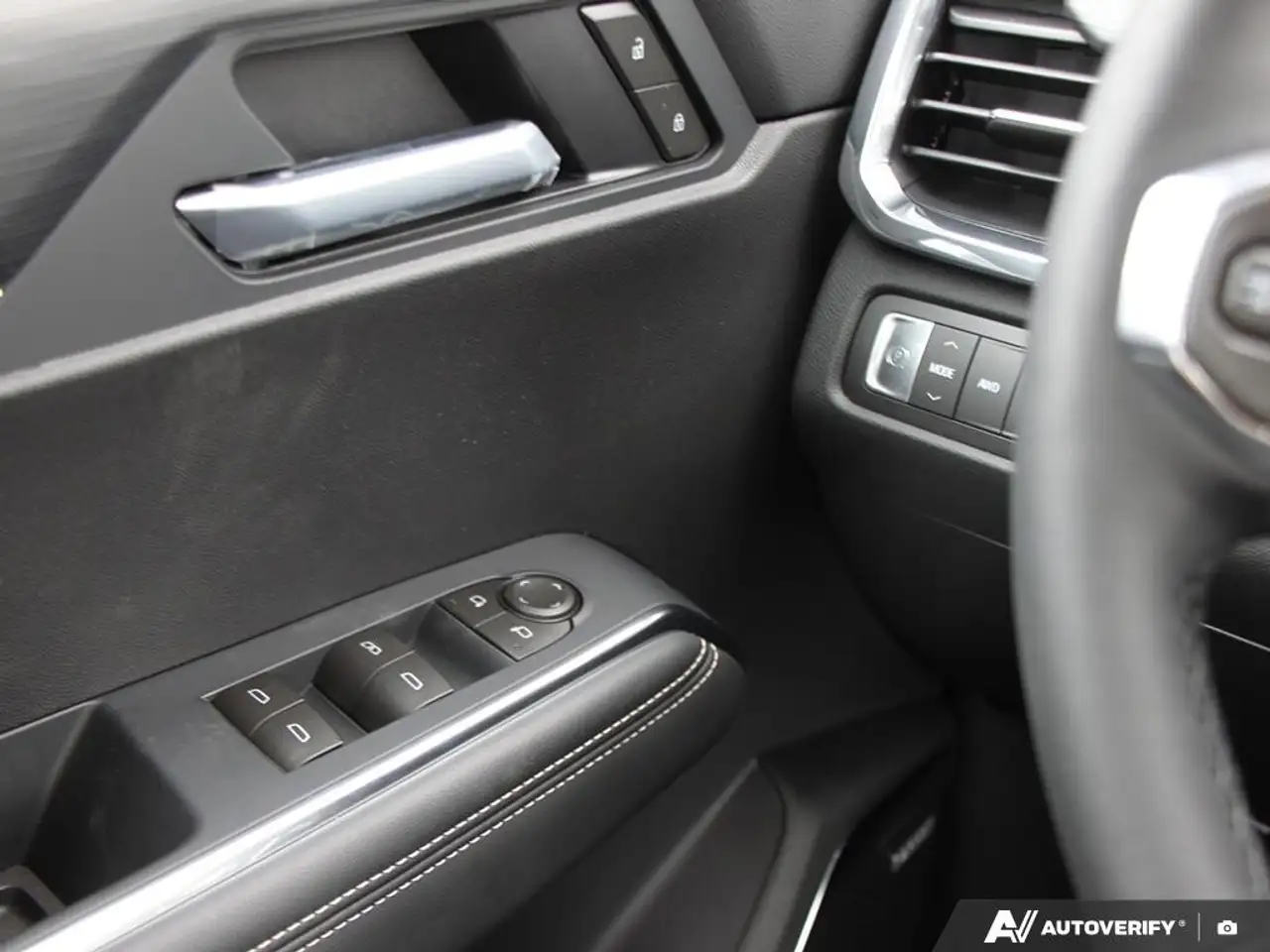 GMC Acadia photo GMC Acadia