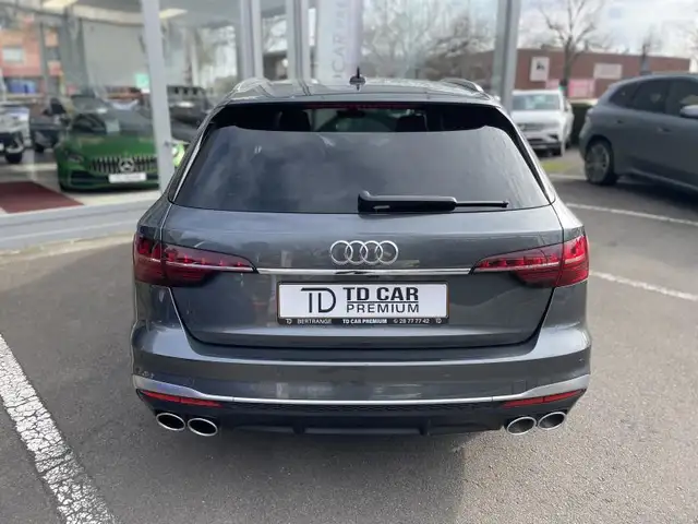 Audi S4 Avant view 14