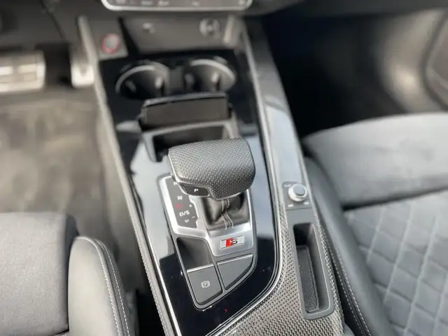 Audi S4 Avant view 10