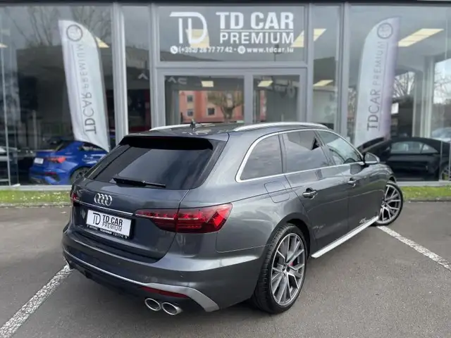Audi S4 Avant view 15