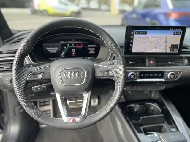 Audi S4 Avant view 8