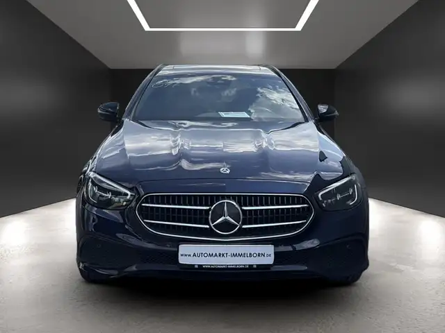 Mercedes-Benz E-Class view 8