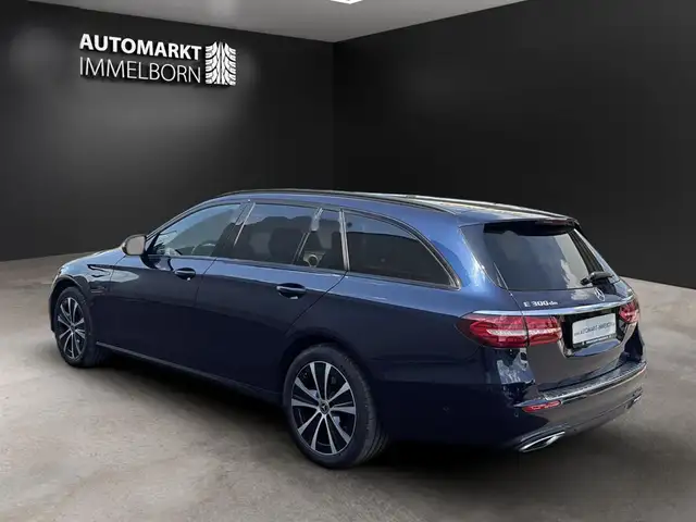 Mercedes-Benz E-Class view 5
