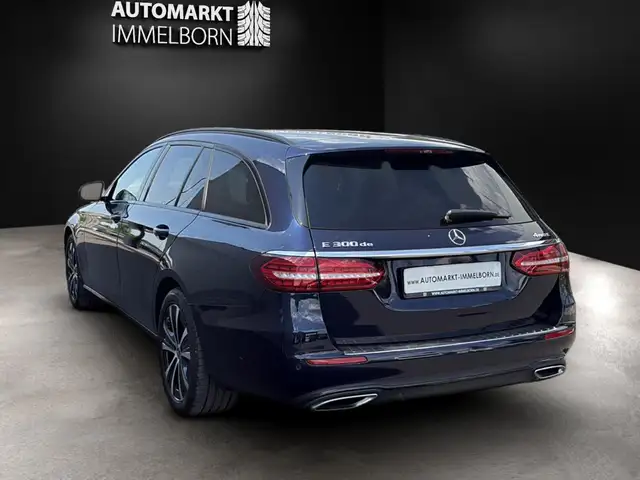 Mercedes-Benz E-Class view 10