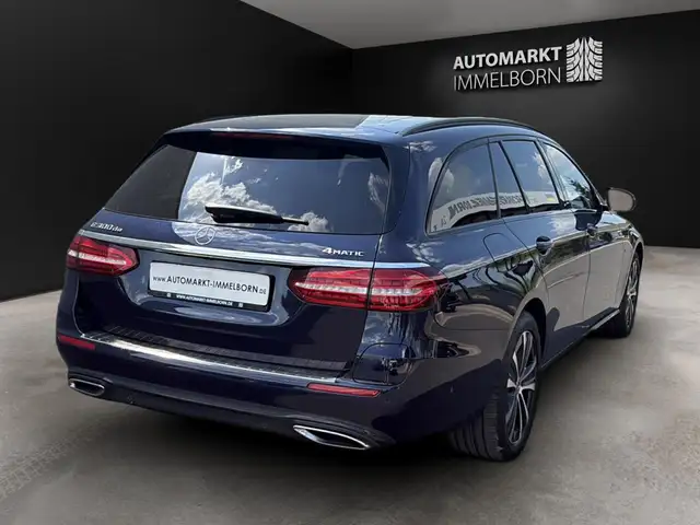 Mercedes-Benz E-Class view 11