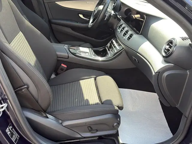 Mercedes-Benz E-Class view 14