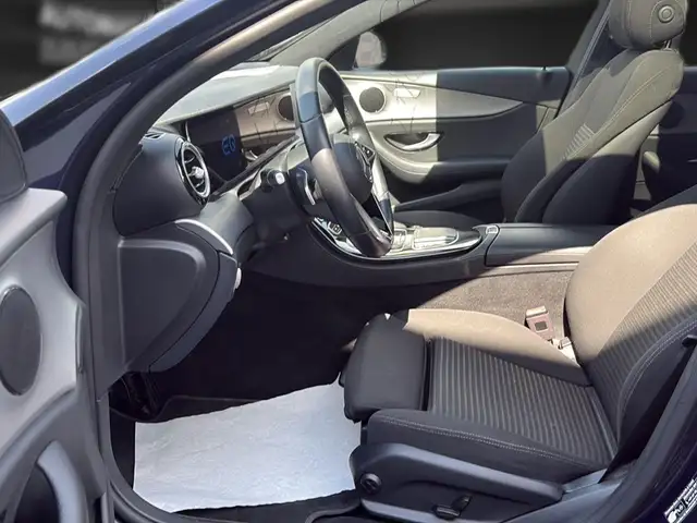 Mercedes-Benz E-Class view 13