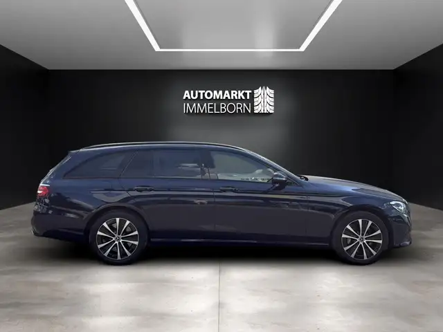 Mercedes-Benz E-Class view 7
