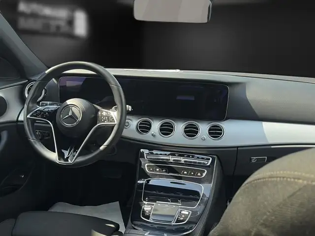Mercedes-Benz E-Class view 15