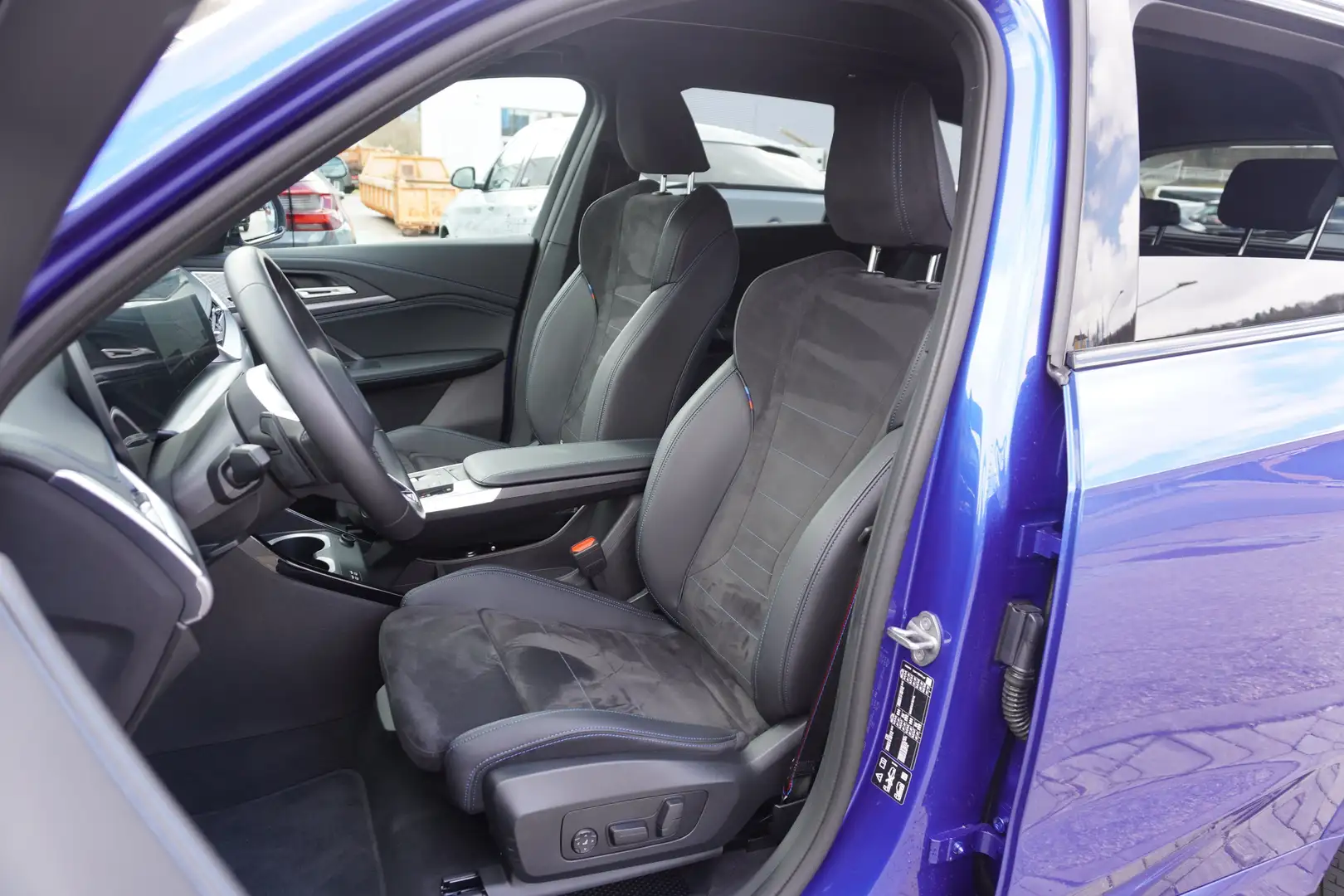 BMW X1 xDrive20d M Sport Pro AHK Glasdach ACC eSitze Head Azul - 2