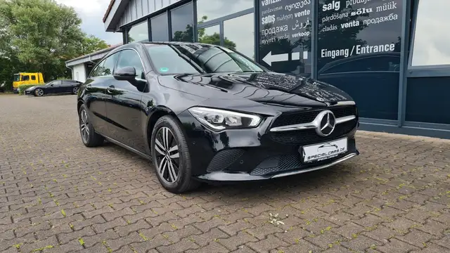 Mercedes-Benz CLA 180 d SB 8G DCT - LED - LEDER - 17 ZOLL