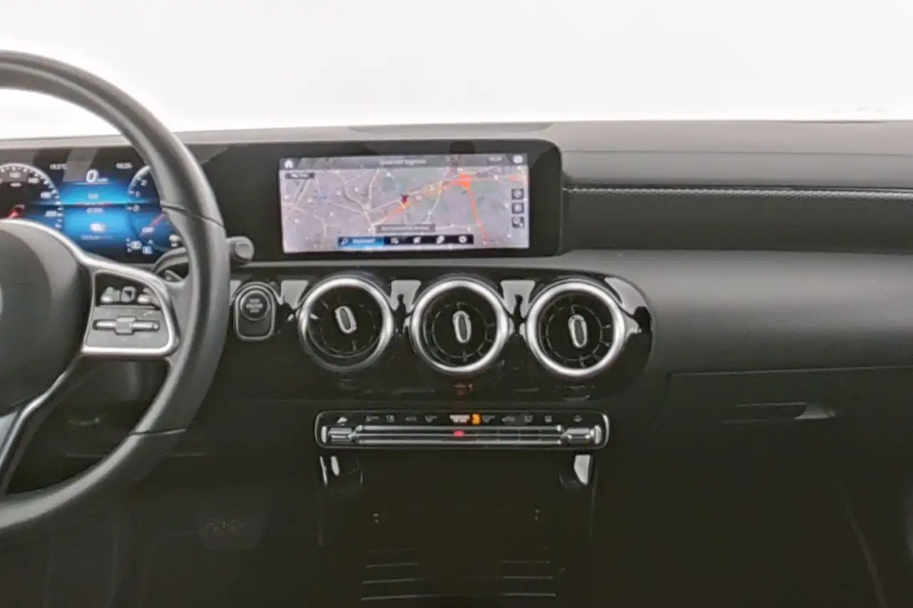 Mercedes-Benz CLA 250 e Shooting Brake Luxury Line 15