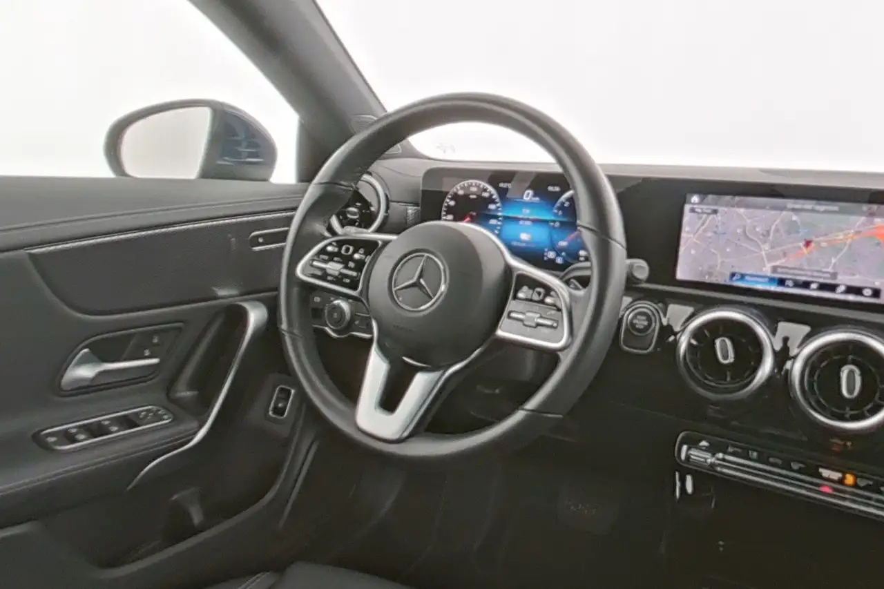 Mercedes-Benz CLA 250 e Shooting Brake Luxury Line 13