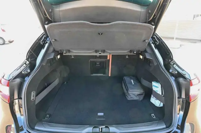 Maserati Levante view 5