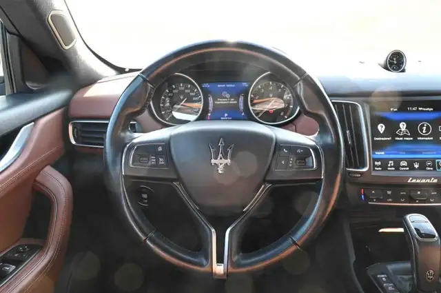 Maserati Levante view 13