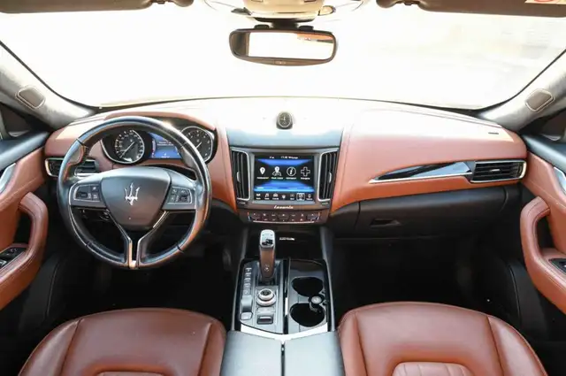 Maserati Levante view 8