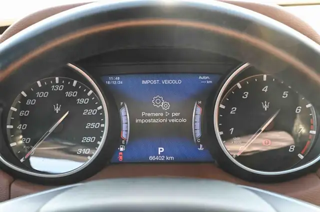 Maserati Levante view 14