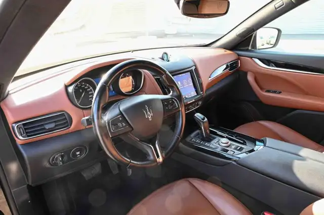 Maserati Levante view 9