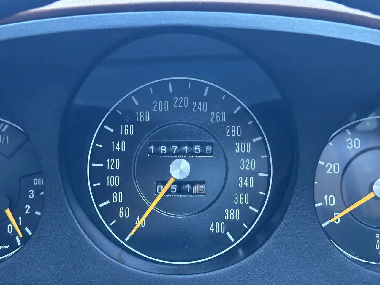 Mercedes-Benz SLC 350 R107 V8 MANUALE*tach.400kmh*, foto 2