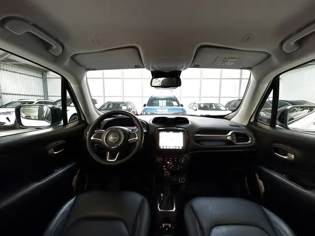 Jeep Renegade view 9