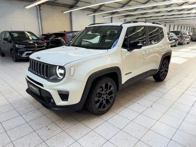Jeep Renegade view 3