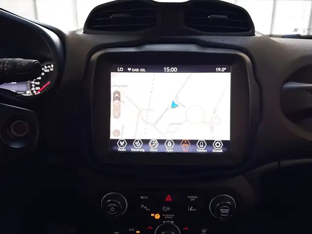 Jeep Renegade view 12
