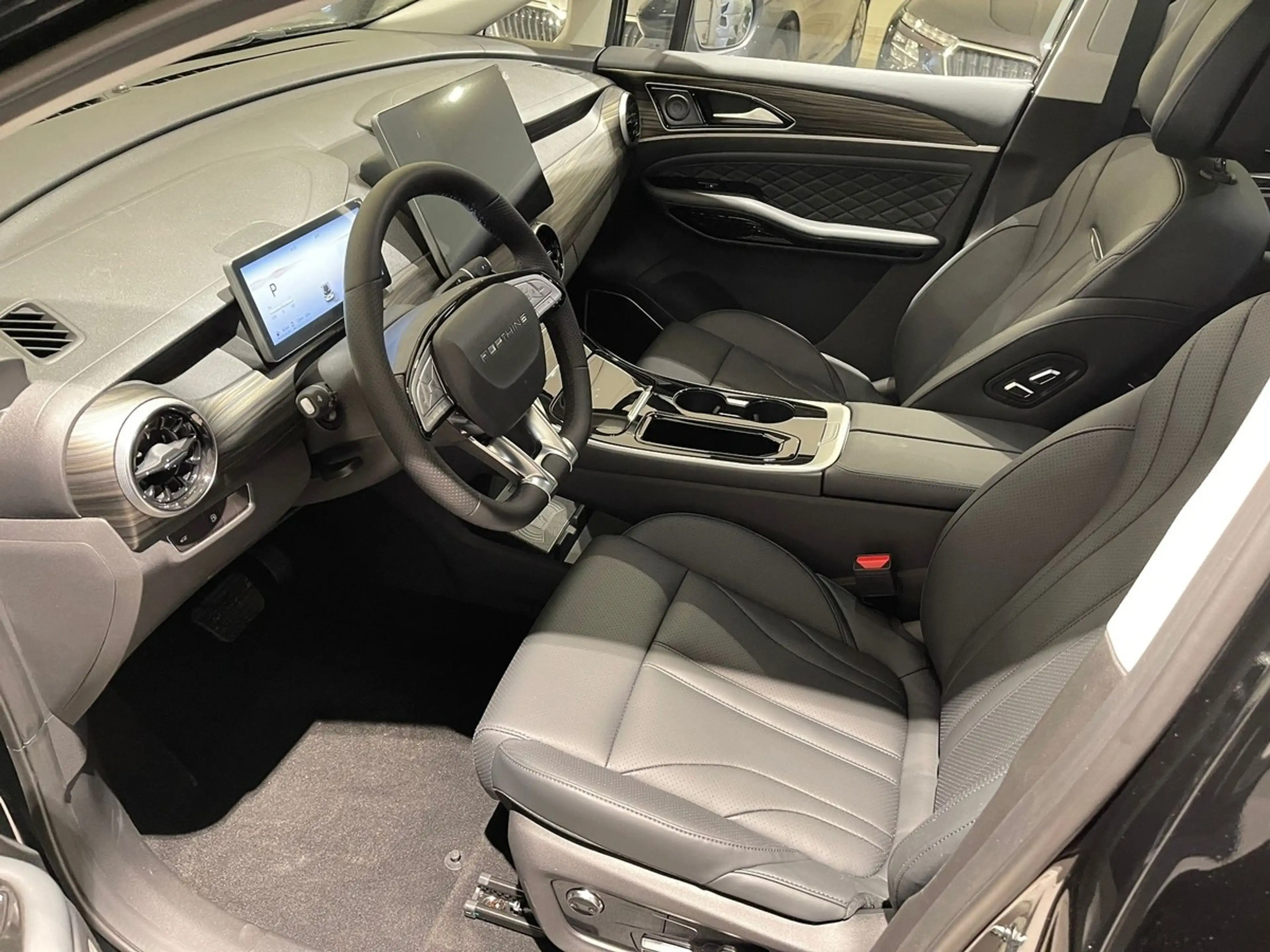 DFM Forthing 4 PHEV PANO 360° Kamera Lagerfahrzeug — photo 6