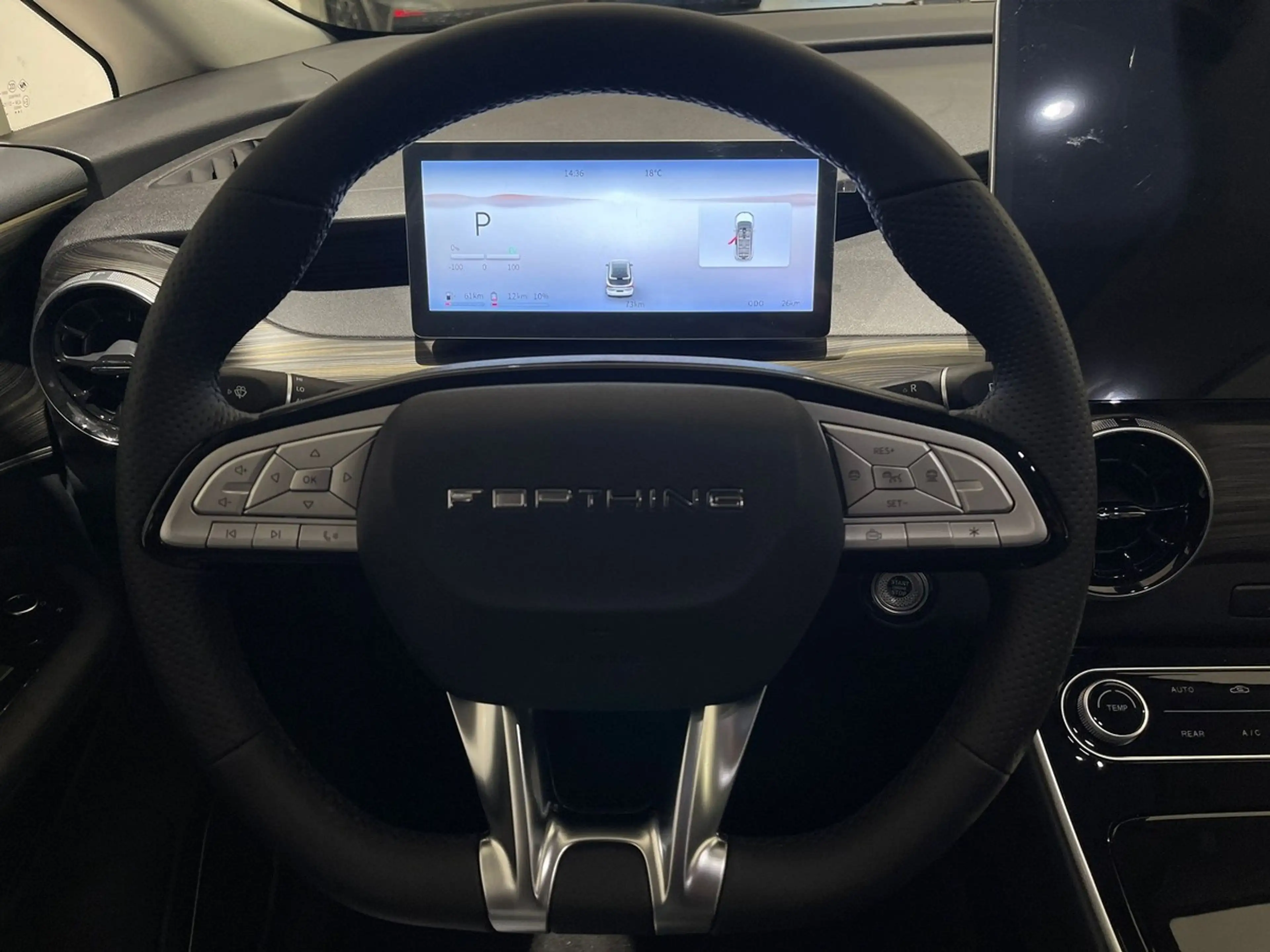 DFM Forthing 4 PHEV PANO 360° Kamera Lagerfahrzeug — photo 12