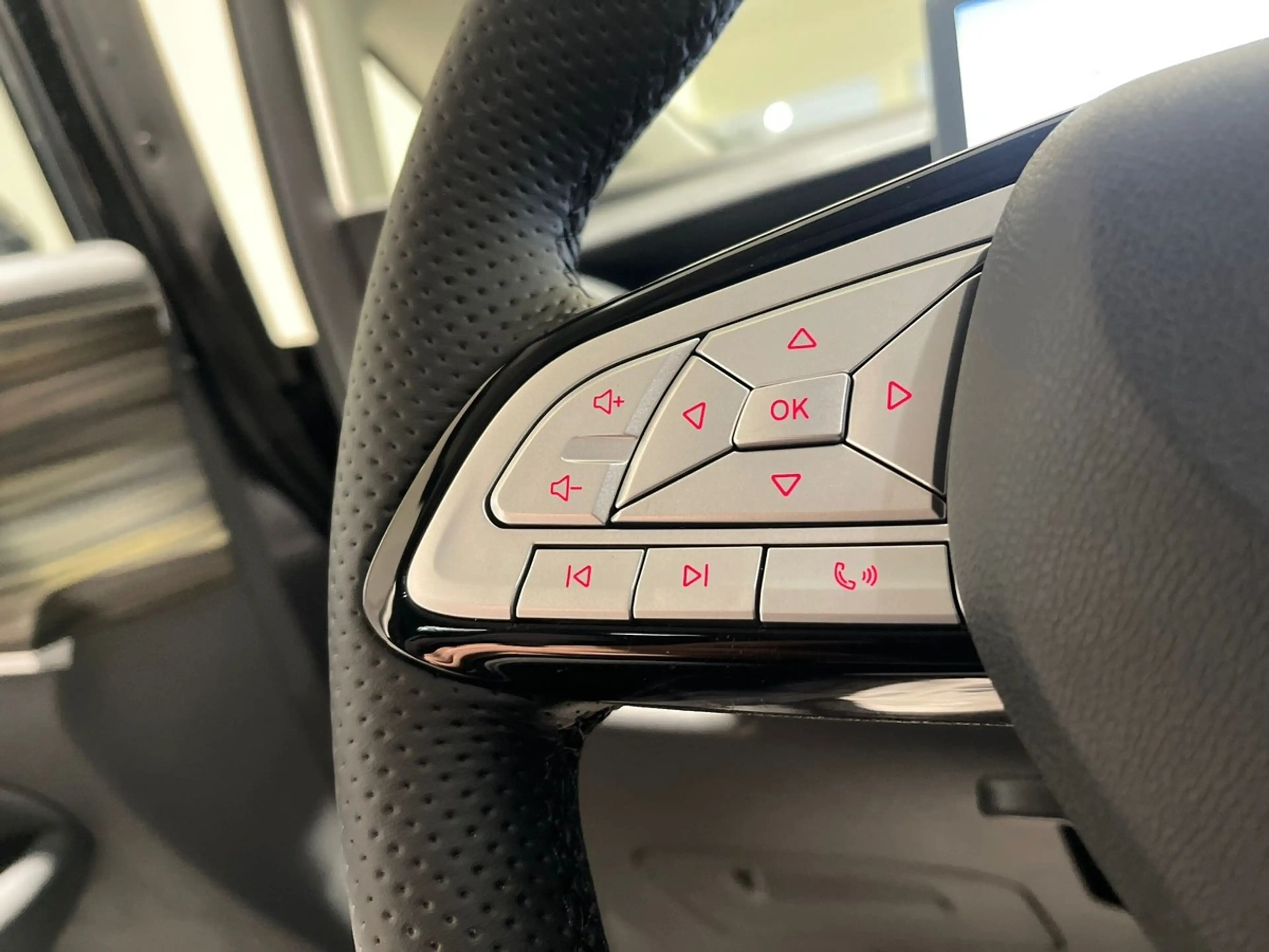 DFM Forthing 4 PHEV PANO 360° Kamera Lagerfahrzeug — photo 15