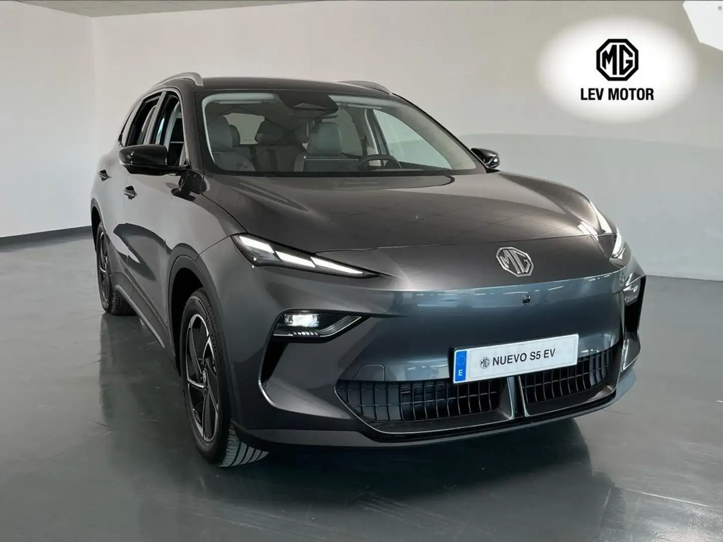 MG 64kWh Luxury Šedá - 1