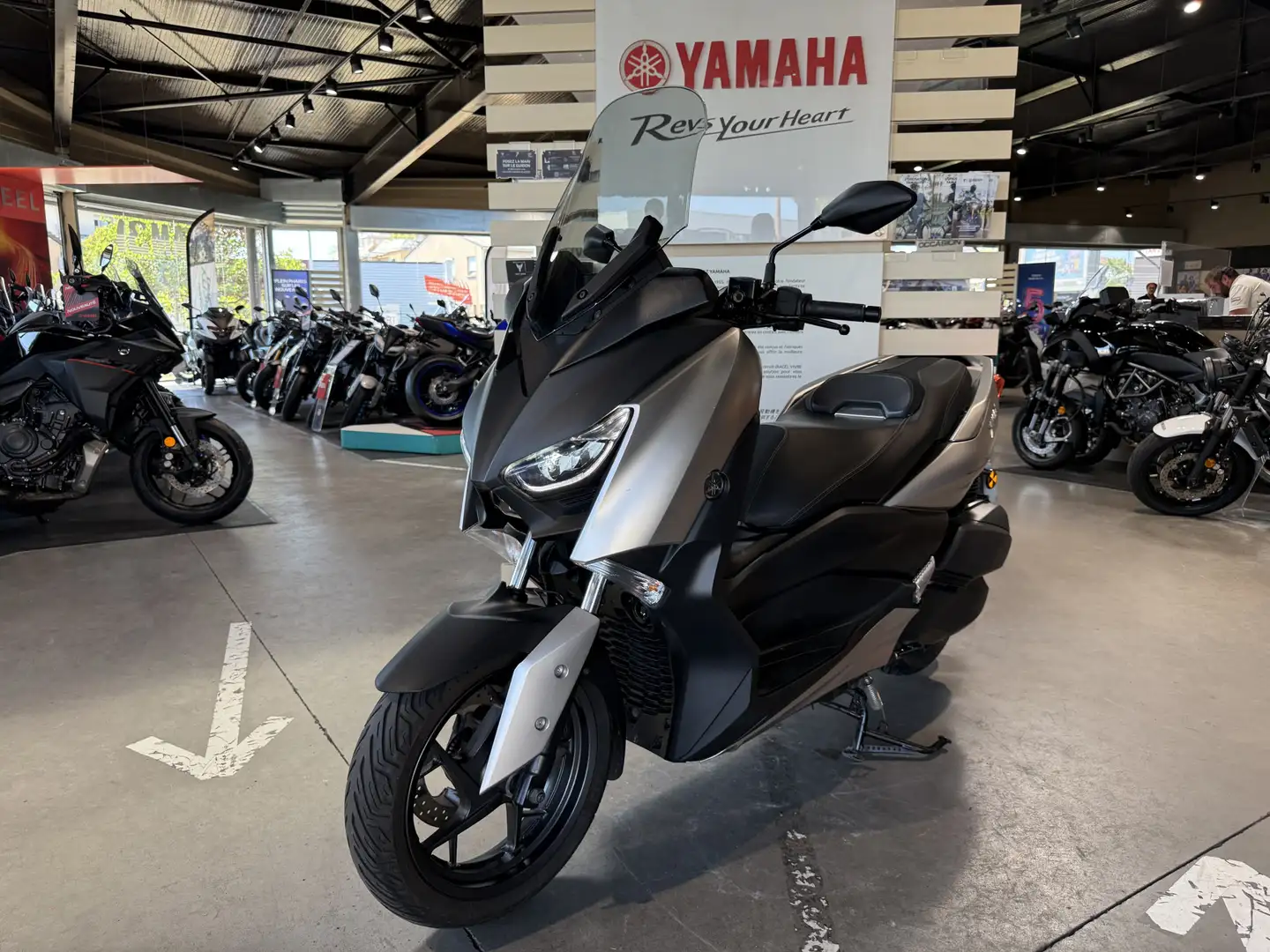 Yamaha X-Max 300 Szürke - 1