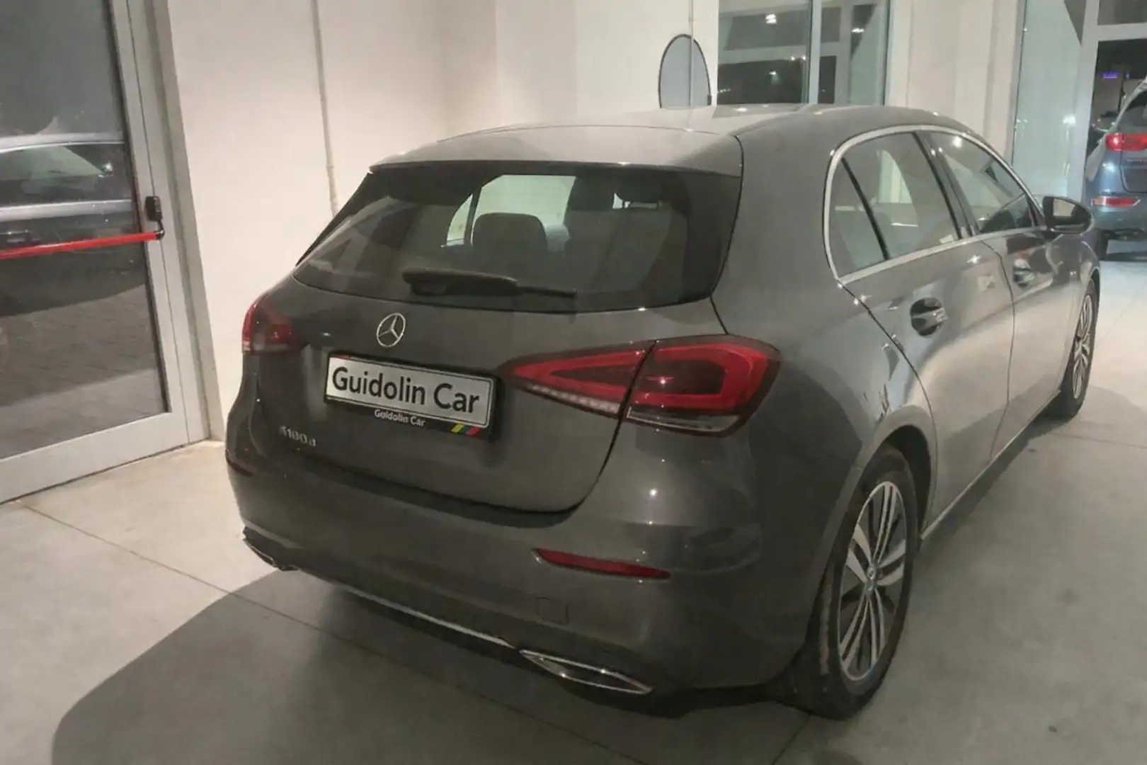 Mercedes-Benz A 180 d Sport Automat 116CV E6 Neopatentati Grigio - 1