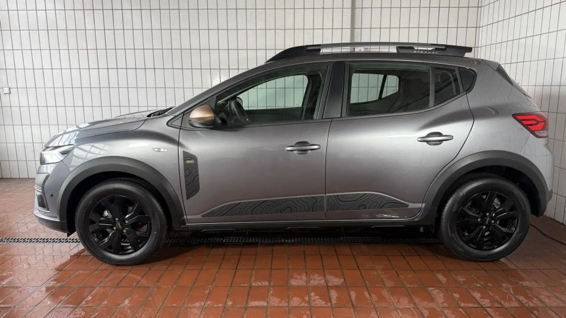 Dacia Sandero Stepway TCe 90 CVT Extreme*NAVI*SITZHZ* Gris - 2