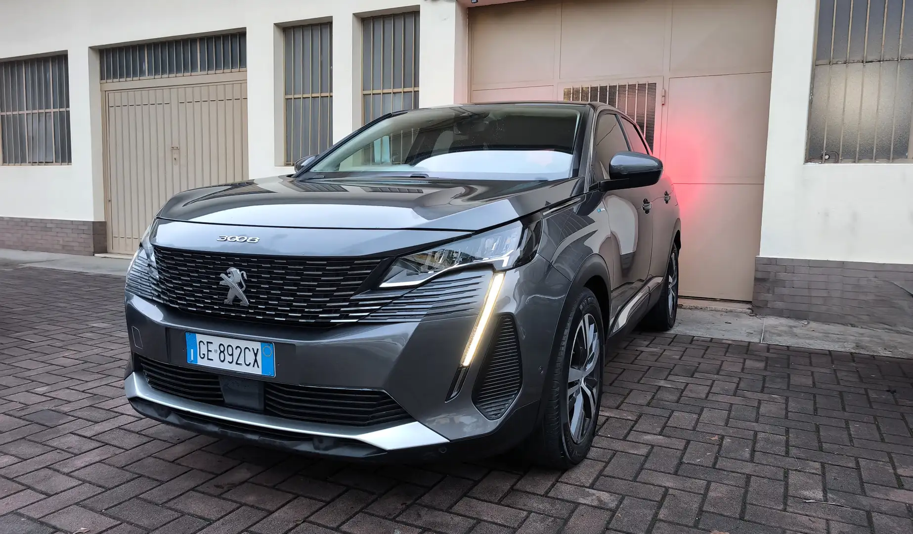 Peugeot 3008 3008 1.6 hybrid phev Allure Pack 225cv e-eat8 Gris - 1