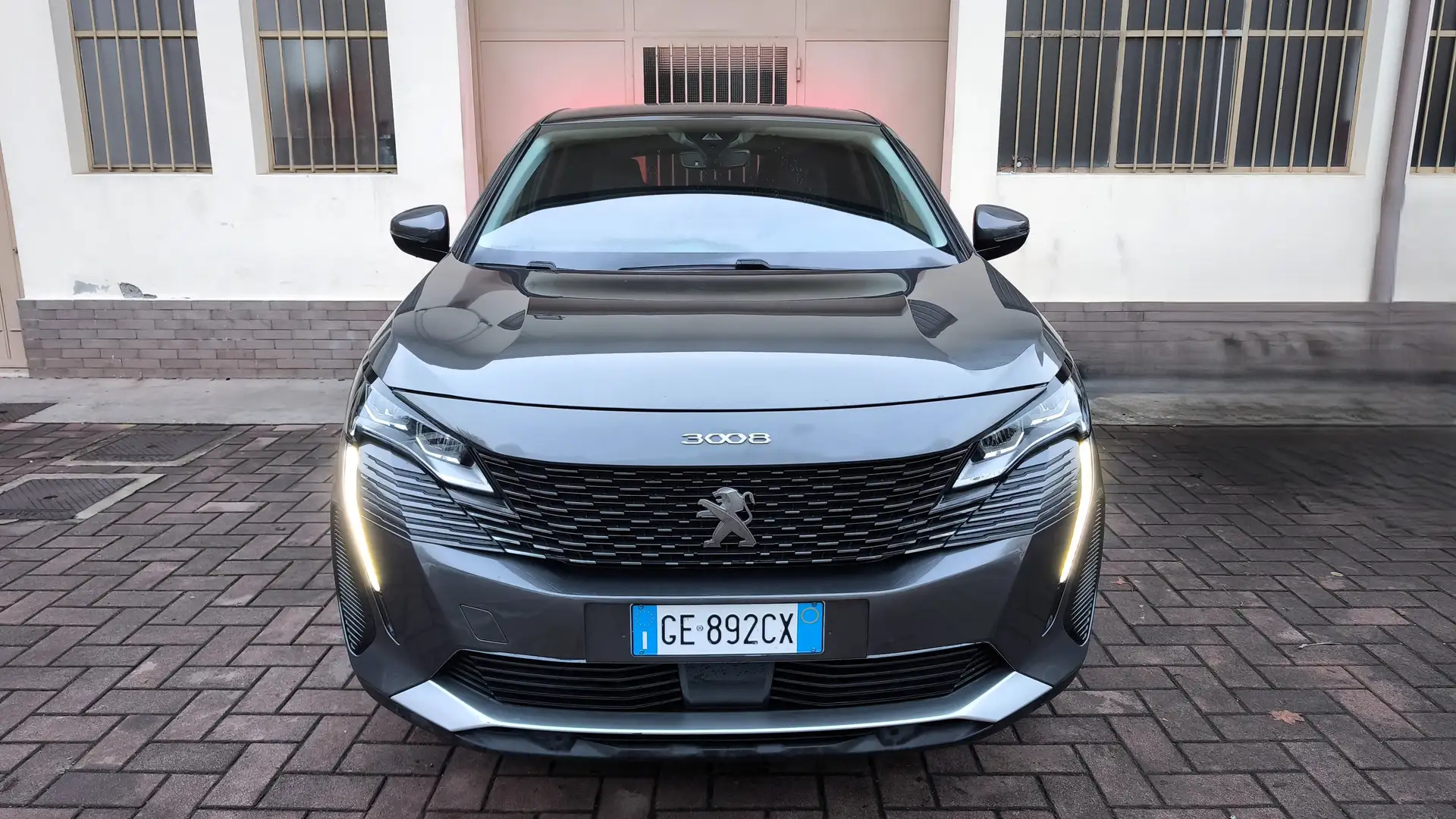 Peugeot 3008 3008 1.6 hybrid phev Allure Pack 225cv e-eat8 Gris - 2