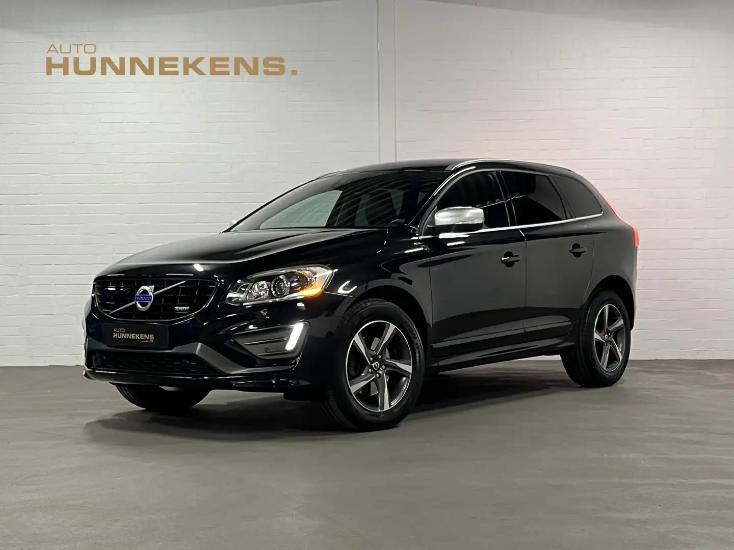 Volvo XC60 2.0 T5 FWD R-Design | Trekhaak | Adapt. cruise con Zwart - 1