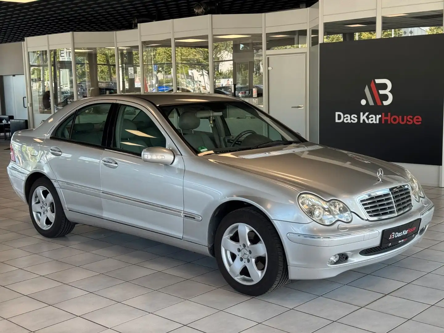 Mercedes-Benz C 180 Kompressor Automatik Bi-Xenon Leder TÜV 26 Silber - 1