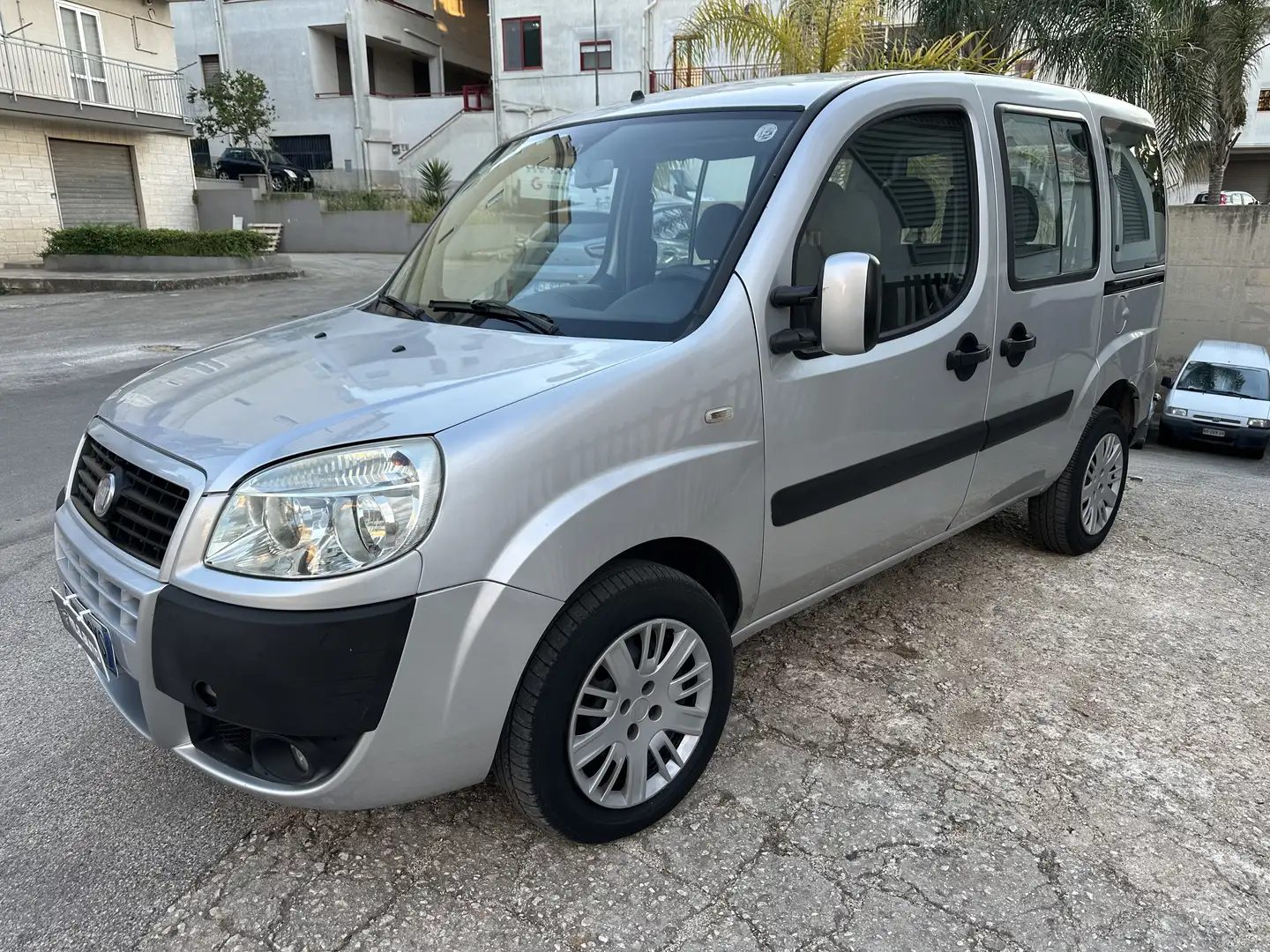 Fiat Doblo 1.3 mjt 16v Dynamic 85cv euro 4 perfetto - 1